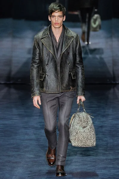 Look 28